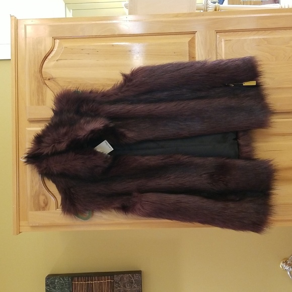 Clavin Kline Faux Fux - Burgundy, sz L - Picture 1 of 4